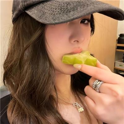 火车上的女孩2021
